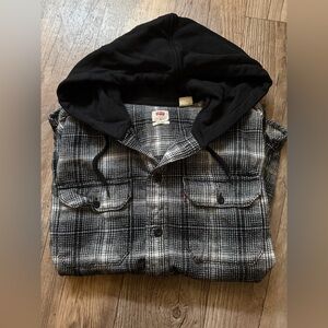 Levi’s Men Black & White Plaid Button Down with Hood. Size Small Relaxed fit